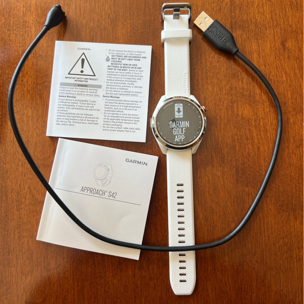 Garmin Approach S42 Silver and White Golf GPS Smartwatch - Picture 7 of 10